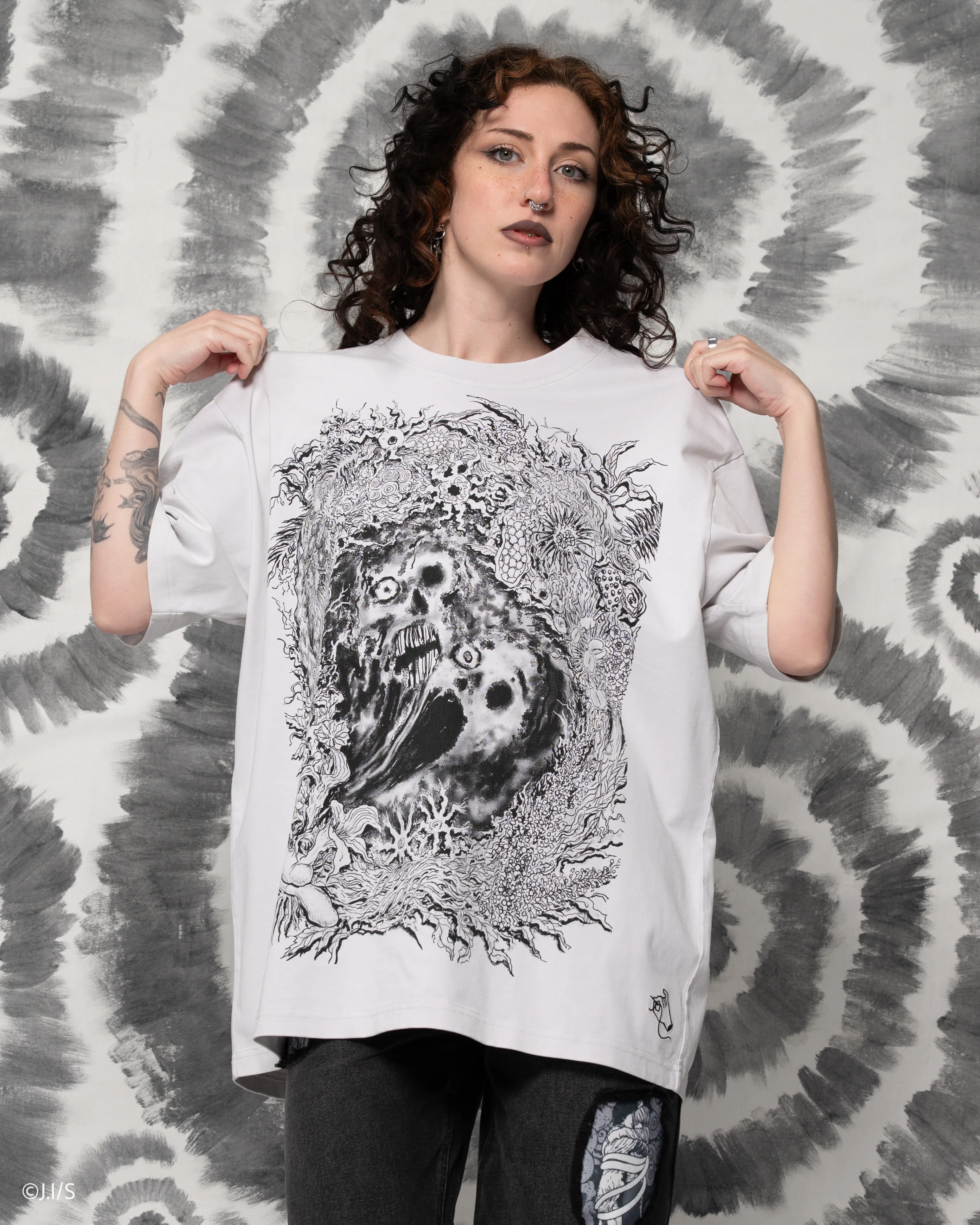 No Longer Human Tee - Image 10
