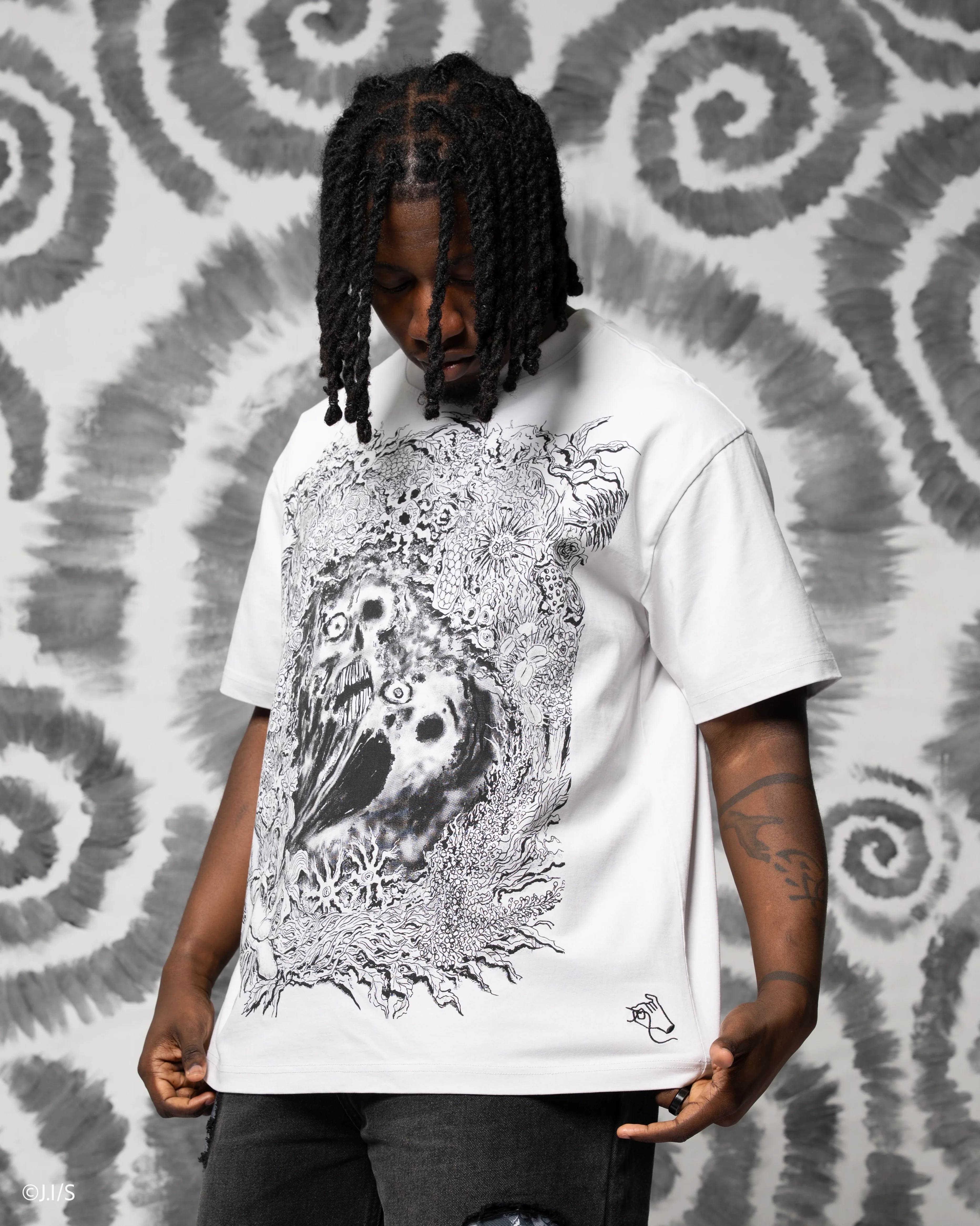 No Longer Human Tee - Image 8