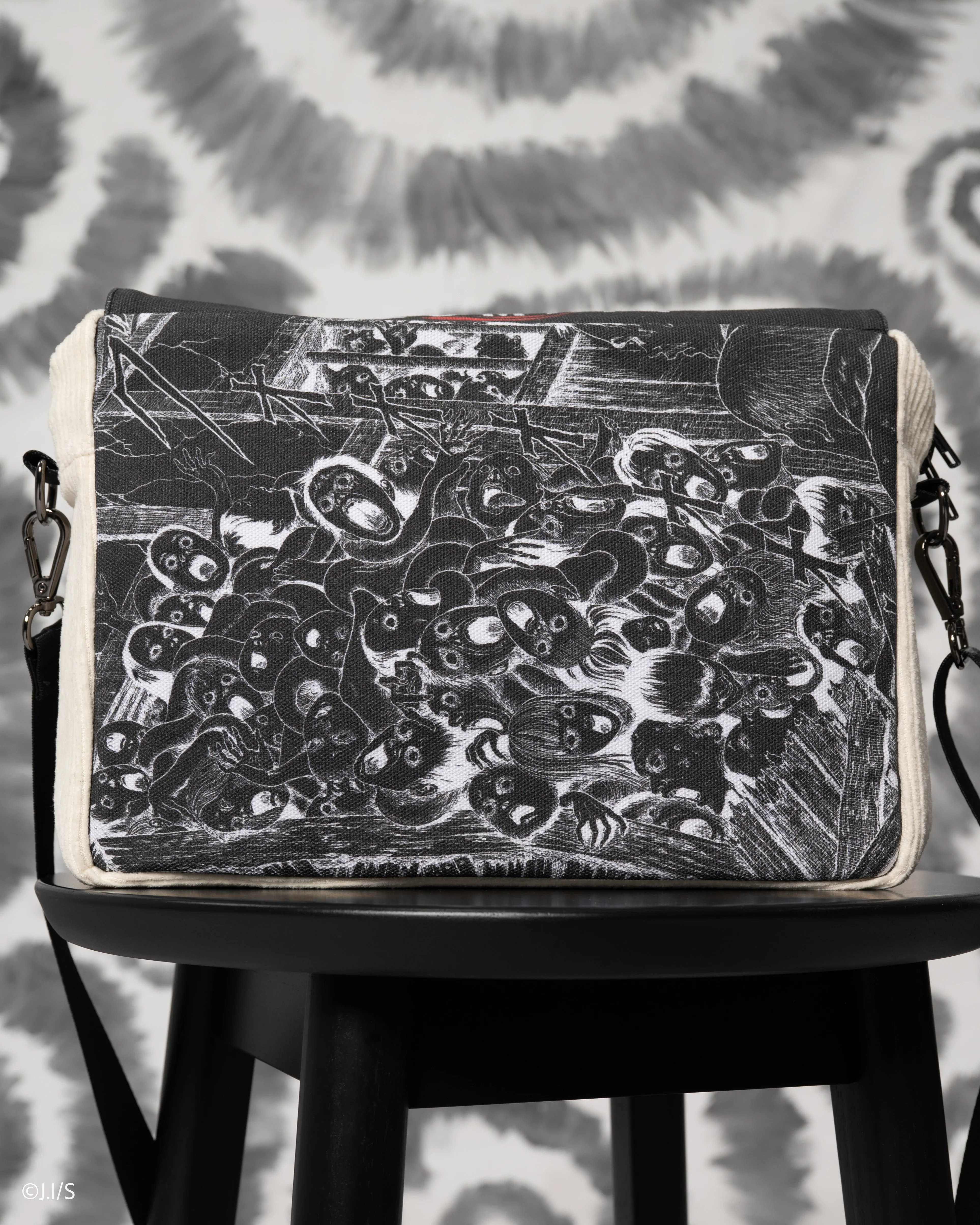 Uzumaki Manga Bag - Image 5